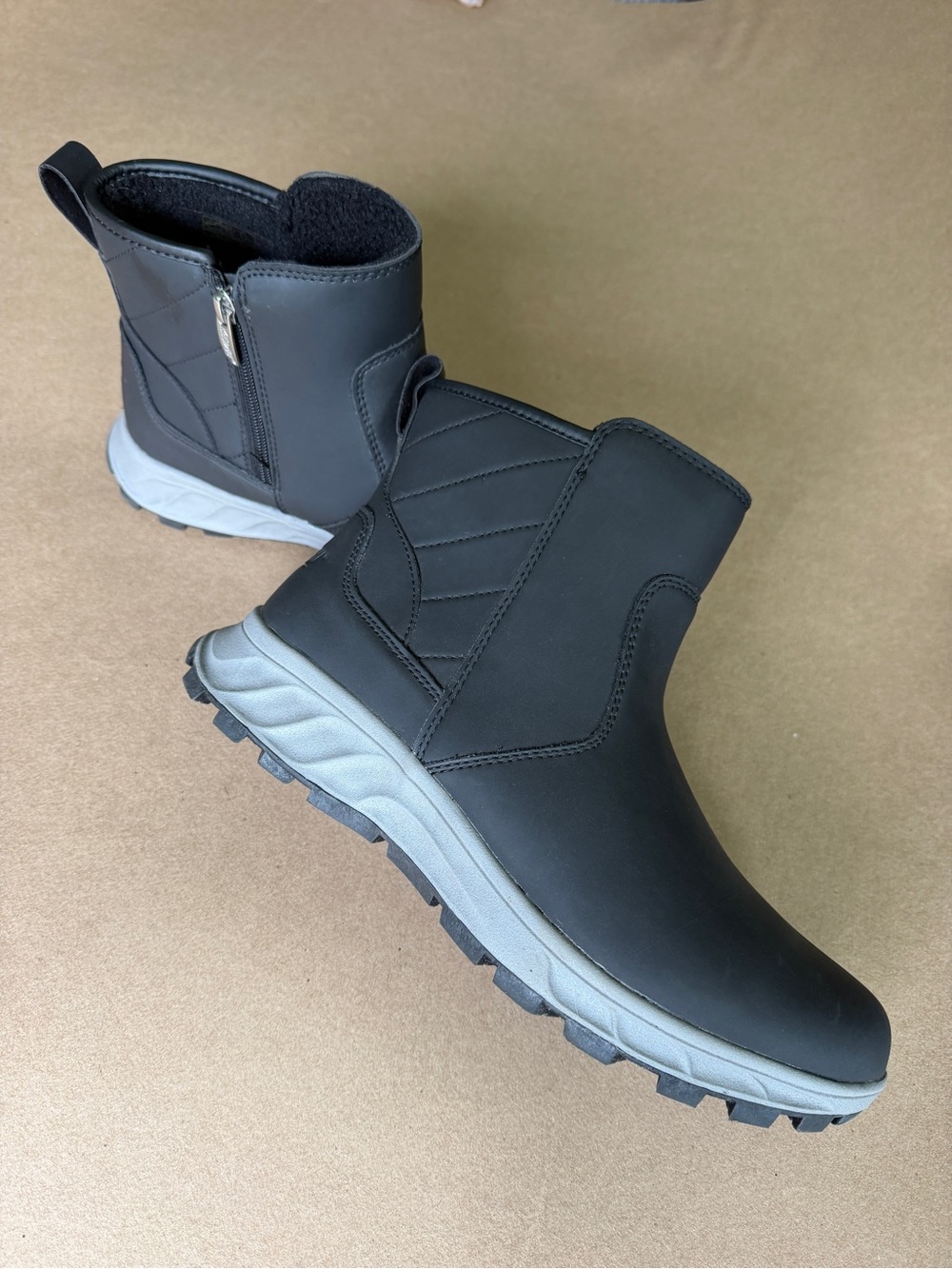 Khombu Women's Dusk Zip Ankle Boots